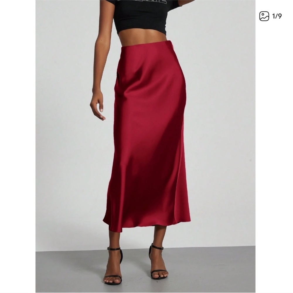 Satin Chic midi skirt in Dark Purple - Picture 7 of 16